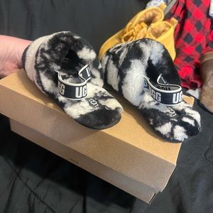 Ugg slide size 12c worn just a few times perfect condition comes with box